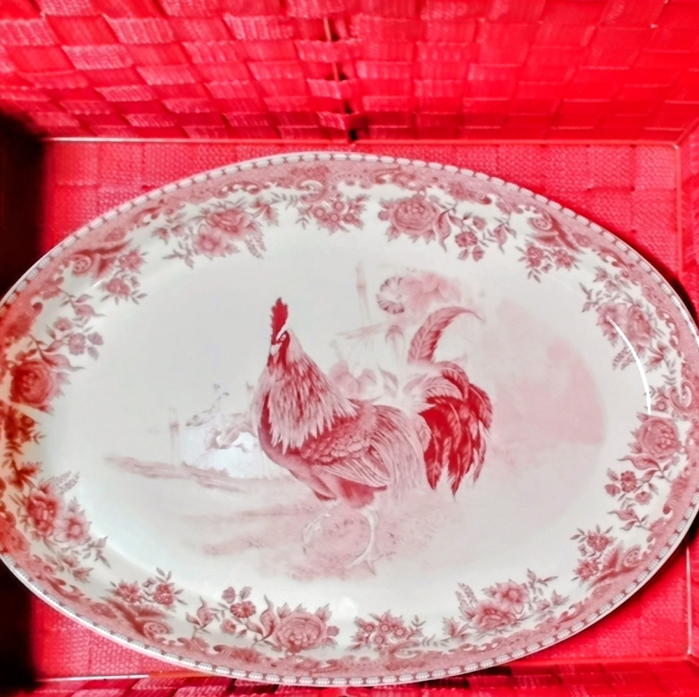 William James Farm Yard - Red by Jay Import. 16" platter
